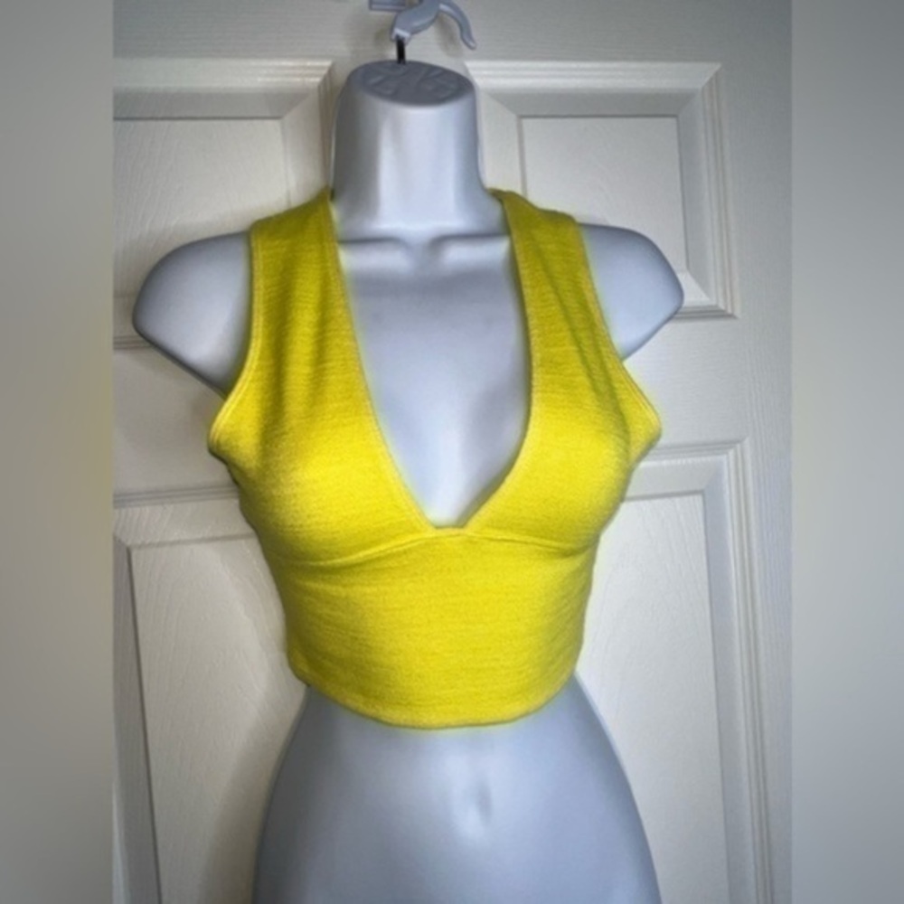 Artzia Wilfred Free Women’s X Small Yellow Valeria Deep V Neck Crop Top XS Tank